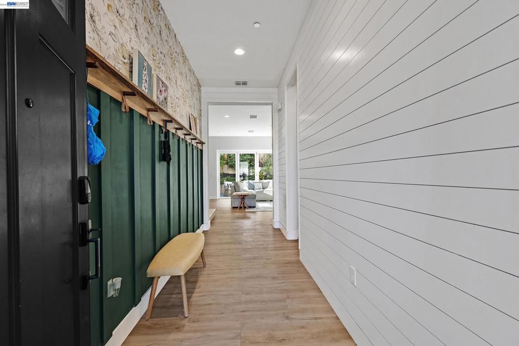Image 4 of property listing at 7126 Stags Leap Ln, Dublin, CA 94568