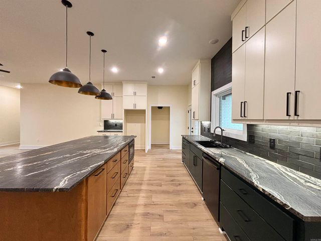 16 Avondale Road, Cabot, AR 72023