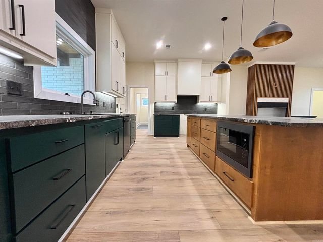 16 Avondale Road, Cabot, AR 72023