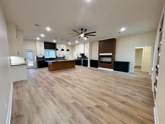 16 Avondale Road, Cabot, AR 72023