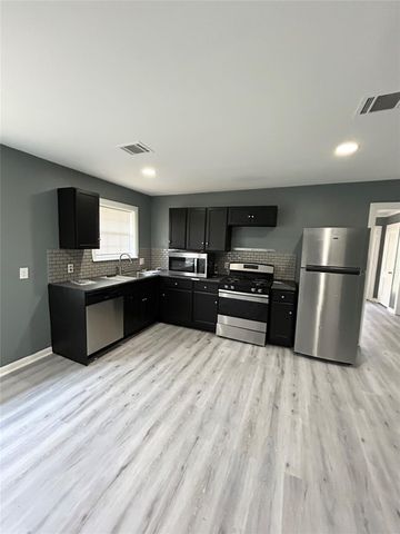 502 Avenue F 3, South Houston, TX 77587