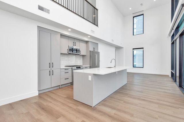 808 Crawford Street 4110, Houston, TX 77010