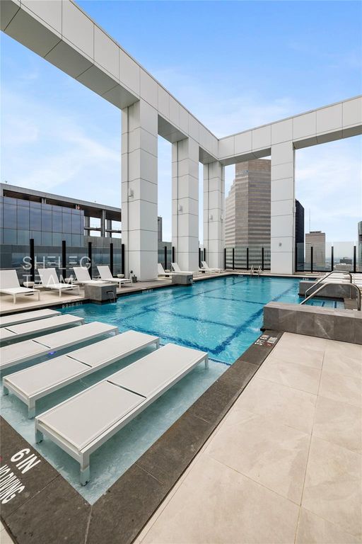 808 Crawford Street 4110, Houston, TX 77010