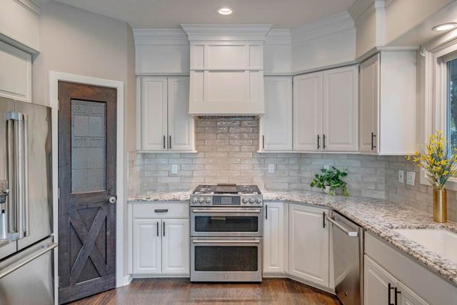 35087 Burgundy Circle, Waukee, IA 50263
