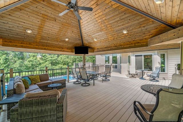 35087 Burgundy Circle, Waukee, IA 50263