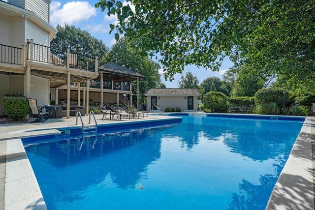 35087 Burgundy Circle, Waukee, IA 50263