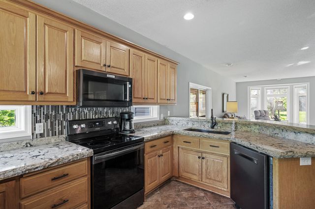 17260 Keystone Avenue N, Hugo, MN 55038