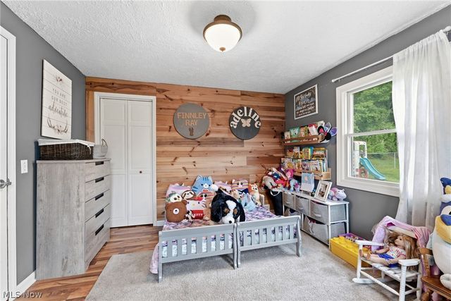 6942 Mount Pleasant Road NE, Zoarville, OH 44656