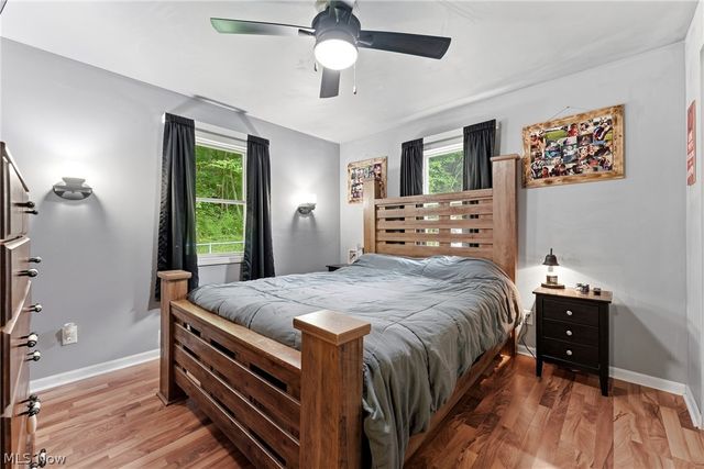 6942 Mount Pleasant Road NE, Zoarville, OH 44656