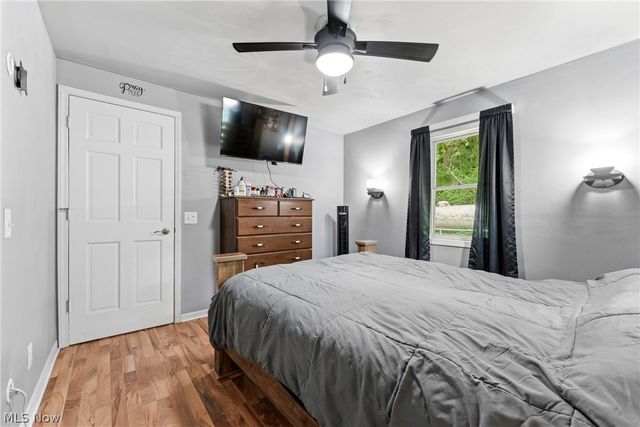 6942 Mount Pleasant Road NE, Zoarville, OH 44656