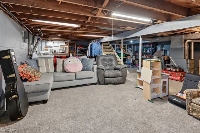6942 Mount Pleasant Road NE, Zoarville, OH 44656