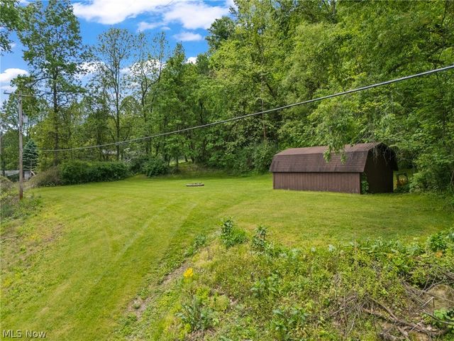 6942 Mount Pleasant Road NE, Zoarville, OH 44656