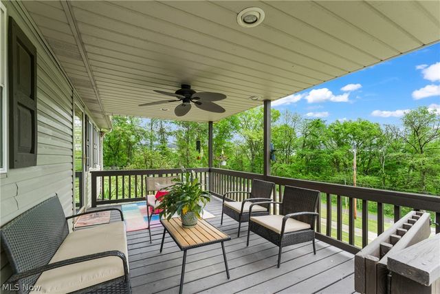 6942 Mount Pleasant Road NE, Zoarville, OH 44656