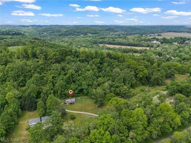 6942 Mount Pleasant Road NE, Zoarville, OH 44656