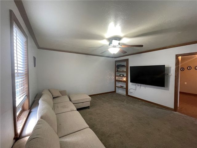 69 Hewitt Ave, Canton Twp, PA 15301