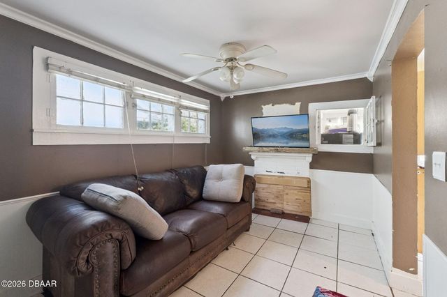 207 Mary Avenue, New Smyrna Beach, FL 32168