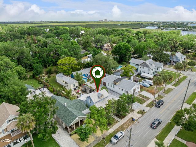 207 Mary Avenue, New Smyrna Beach, FL 32168