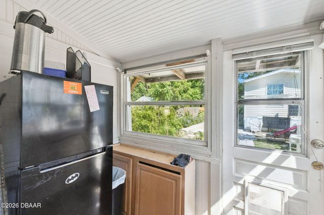 207 Mary Avenue, New Smyrna Beach, FL 32168