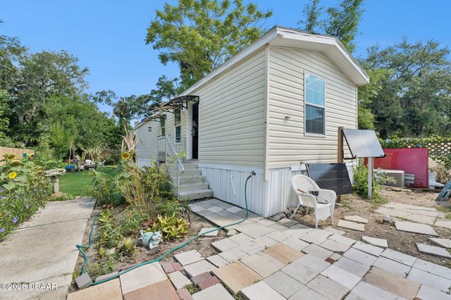 207 Mary Avenue, New Smyrna Beach, FL 32168