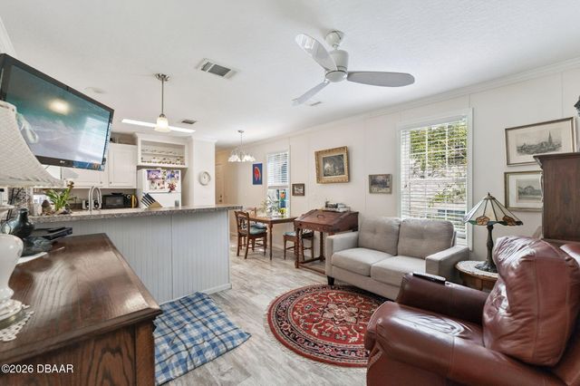 207 Mary Avenue, New Smyrna Beach, FL 32168