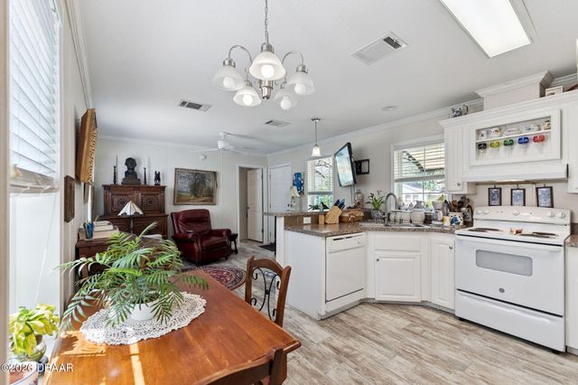 207 Mary Avenue, New Smyrna Beach, FL 32168