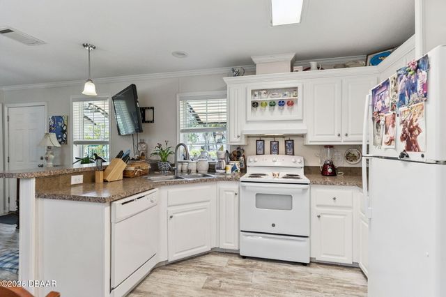 207 Mary Avenue, New Smyrna Beach, FL 32168