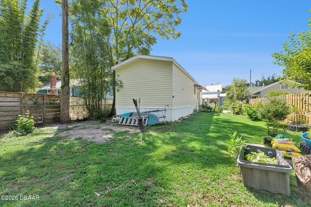 207 Mary Avenue, New Smyrna Beach, FL 32168