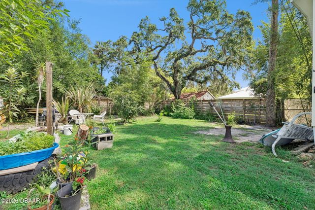 207 Mary Avenue, New Smyrna Beach, FL 32168