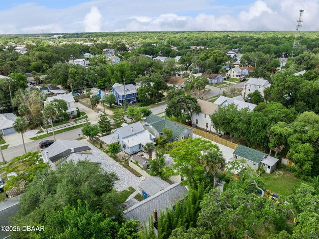 207 Mary Avenue, New Smyrna Beach, FL 32168