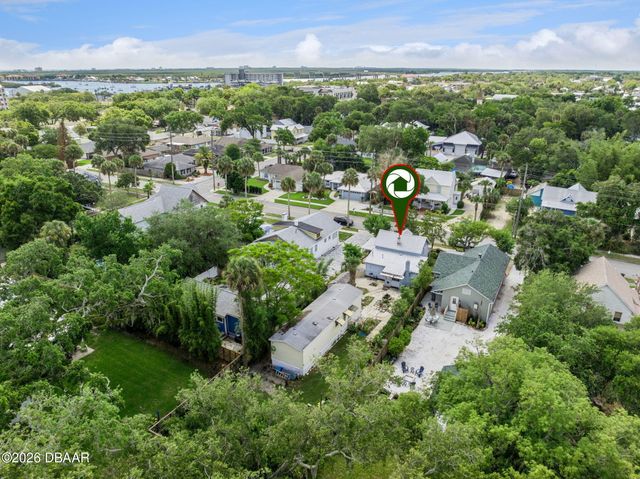 207 Mary Avenue, New Smyrna Beach, FL 32168