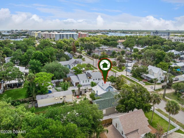 207 Mary Avenue, New Smyrna Beach, FL 32168