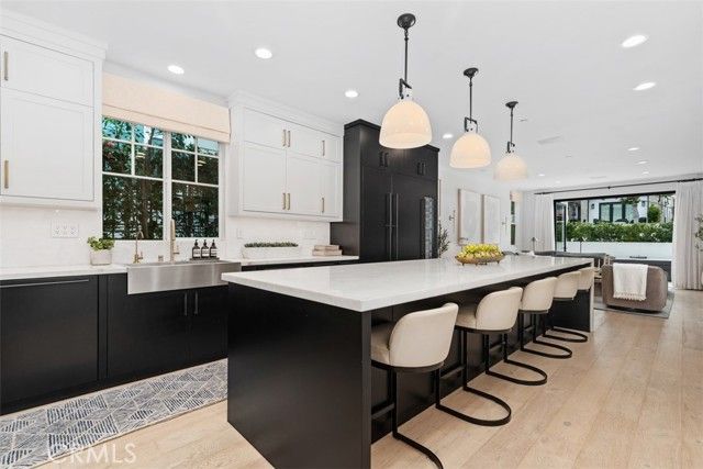 701 Poinsettia Avenue, Corona Del Mar (newport Beach), CA 92625