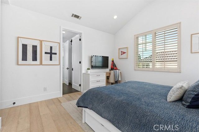 701 Poinsettia Avenue, Corona Del Mar (newport Beach), CA 92625