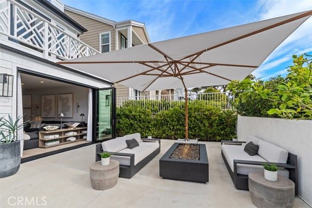 701 Poinsettia Avenue, Corona Del Mar (newport Beach), CA 92625
