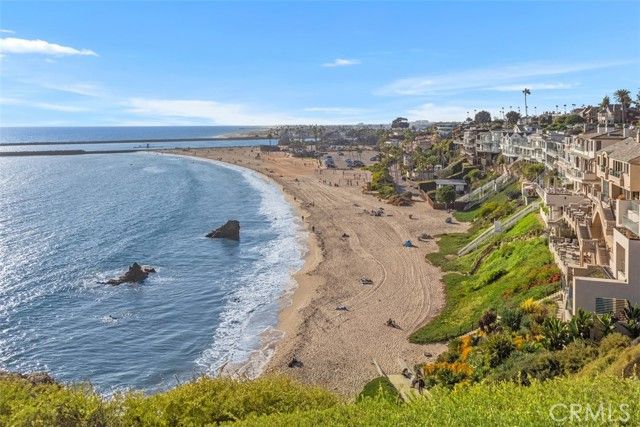 701 Poinsettia Avenue, Corona Del Mar (newport Beach), CA 92625