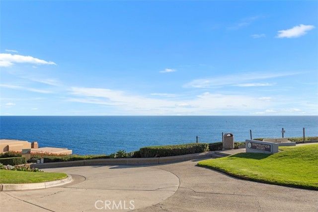 701 Poinsettia Avenue, Corona Del Mar (newport Beach), CA 92625