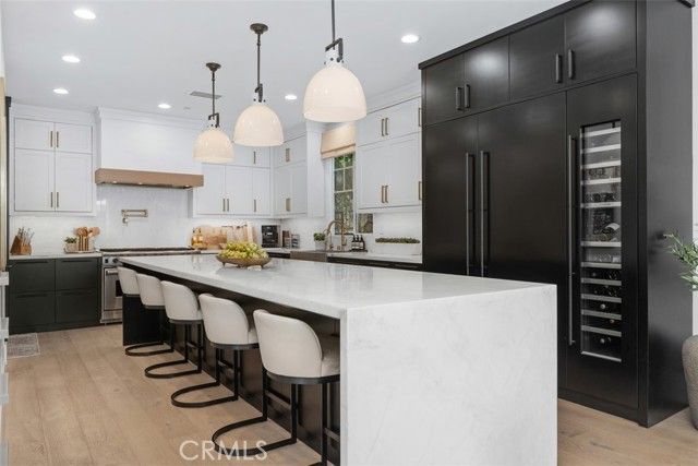 701 Poinsettia Avenue, Corona Del Mar (newport Beach), CA 92625