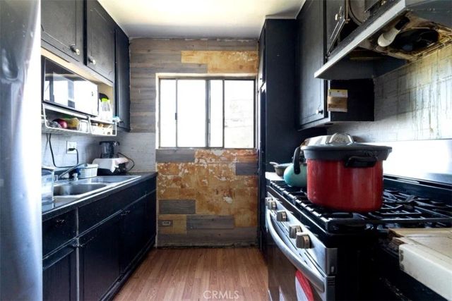 1683 S Longwood, Los Angeles, CA 90019