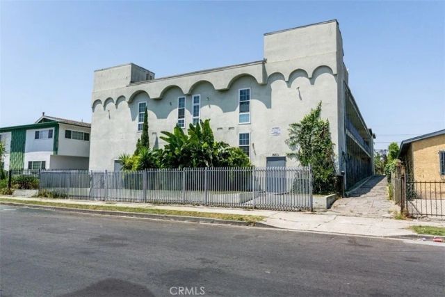 1683 S Longwood, Los Angeles, CA 90019