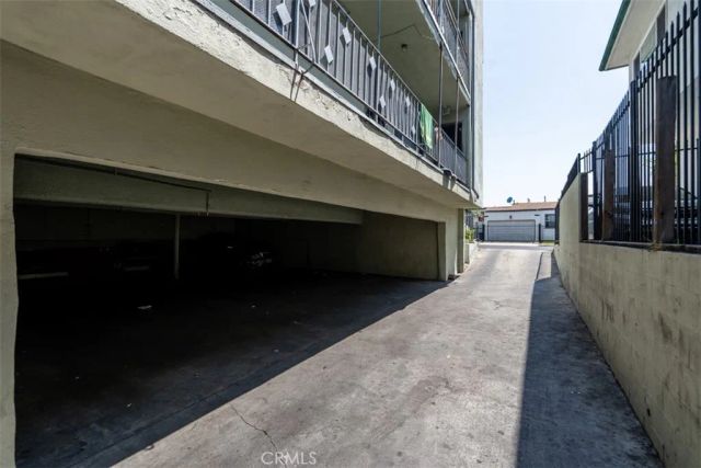 1683 S Longwood, Los Angeles, CA 90019