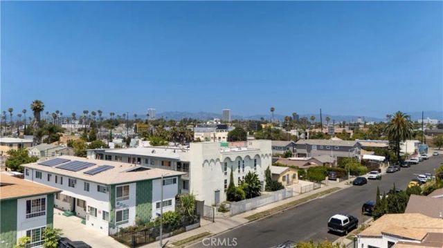 1683 S Longwood, Los Angeles, CA 90019