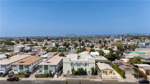 1683 S Longwood, Los Angeles, CA 90019