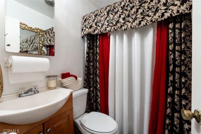 1683 S Longwood, Los Angeles, CA 90019