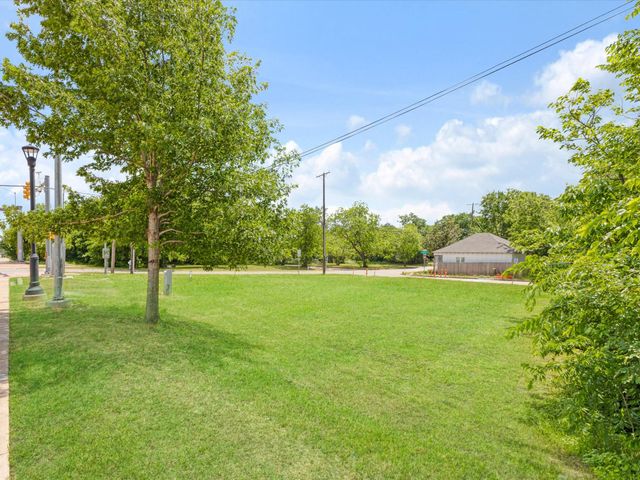 1158 New York Avenue, Fort Worth, TX 76104