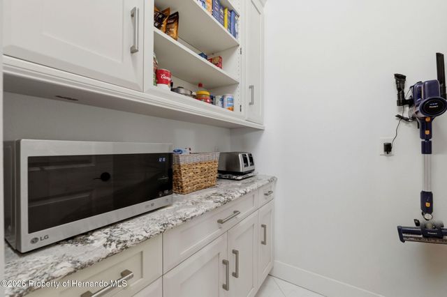 5251 Summit View Drive, Brooksville, FL 34601