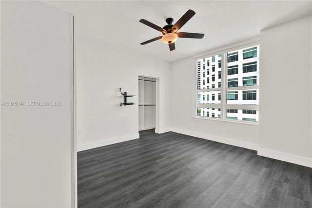 950 Brickell Bay Dr 802, Miami, FL 33131