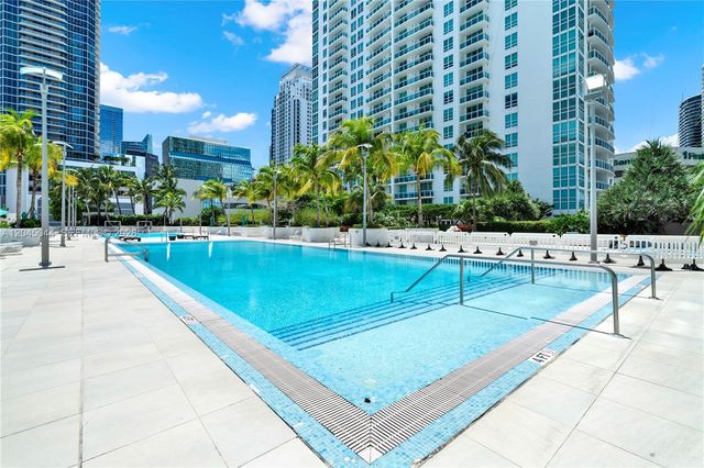950 Brickell Bay Dr 802, Miami, FL 33131