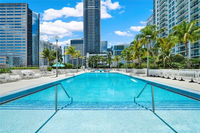 950 Brickell Bay Dr 802, Miami, FL 33131