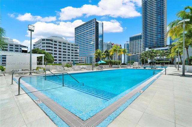 950 Brickell Bay Dr 802, Miami, FL 33131