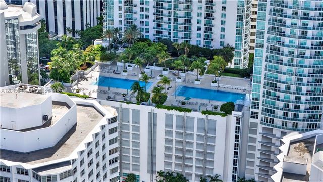 950 Brickell Bay Dr 802, Miami, FL 33131